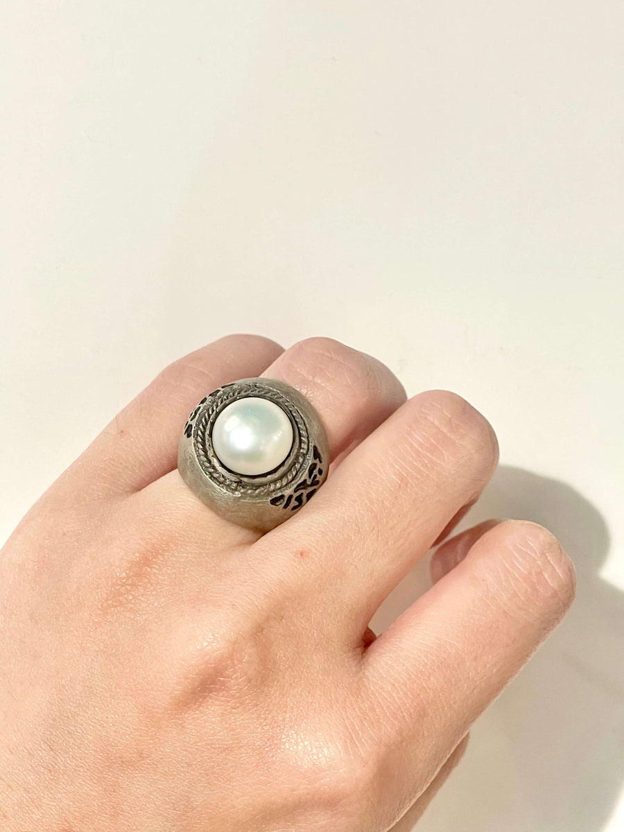 Matte Sliver Pearl Ring