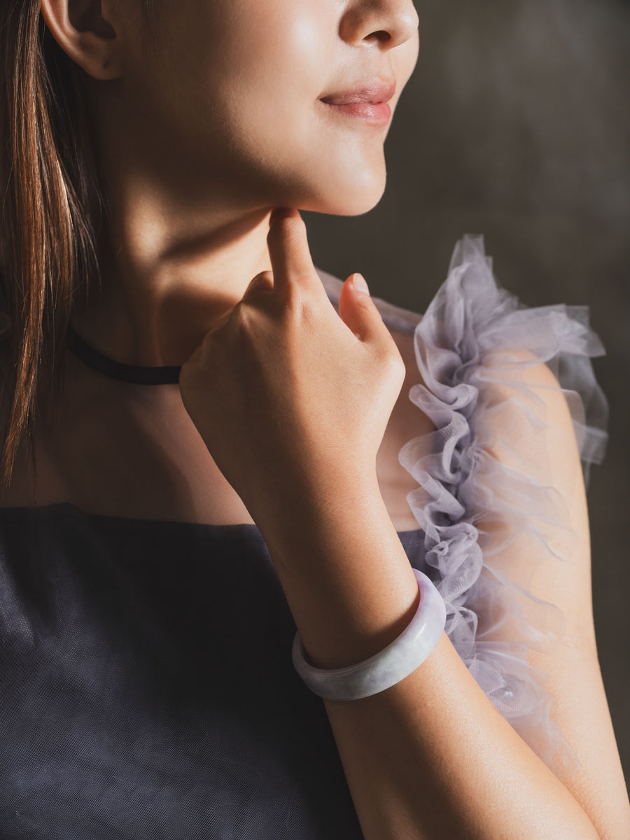 A Lavender Jade Bangle