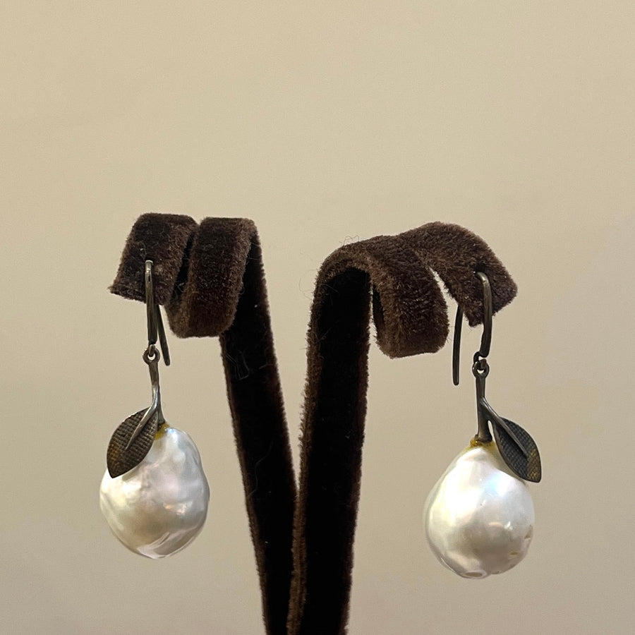 Taylor Pearl Earrings