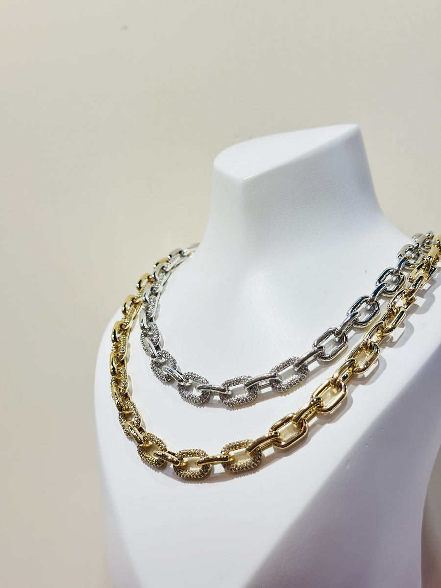 Single Small Chain Link Necklace (Slivery White)