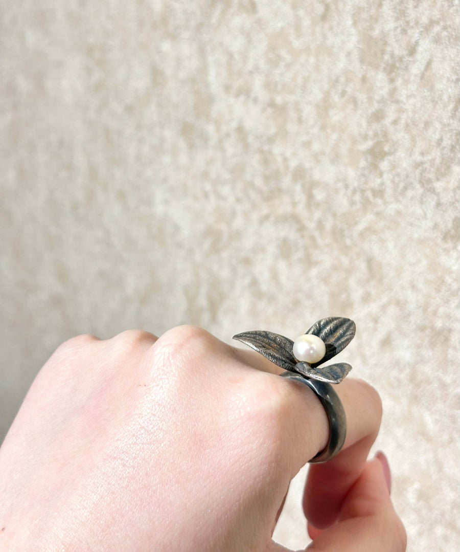 Matte Sliver Pearl Ring