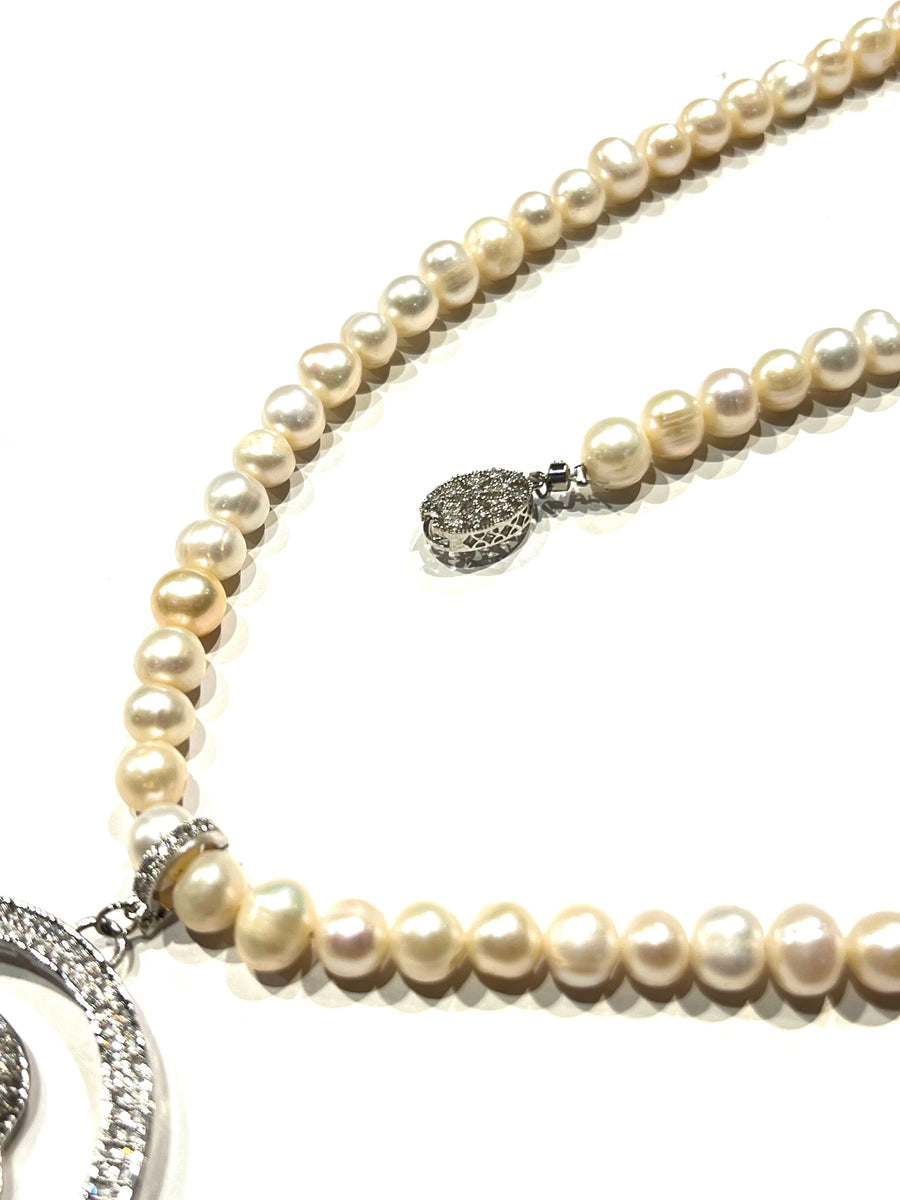 Pearl Leopard Pendant & Necklace