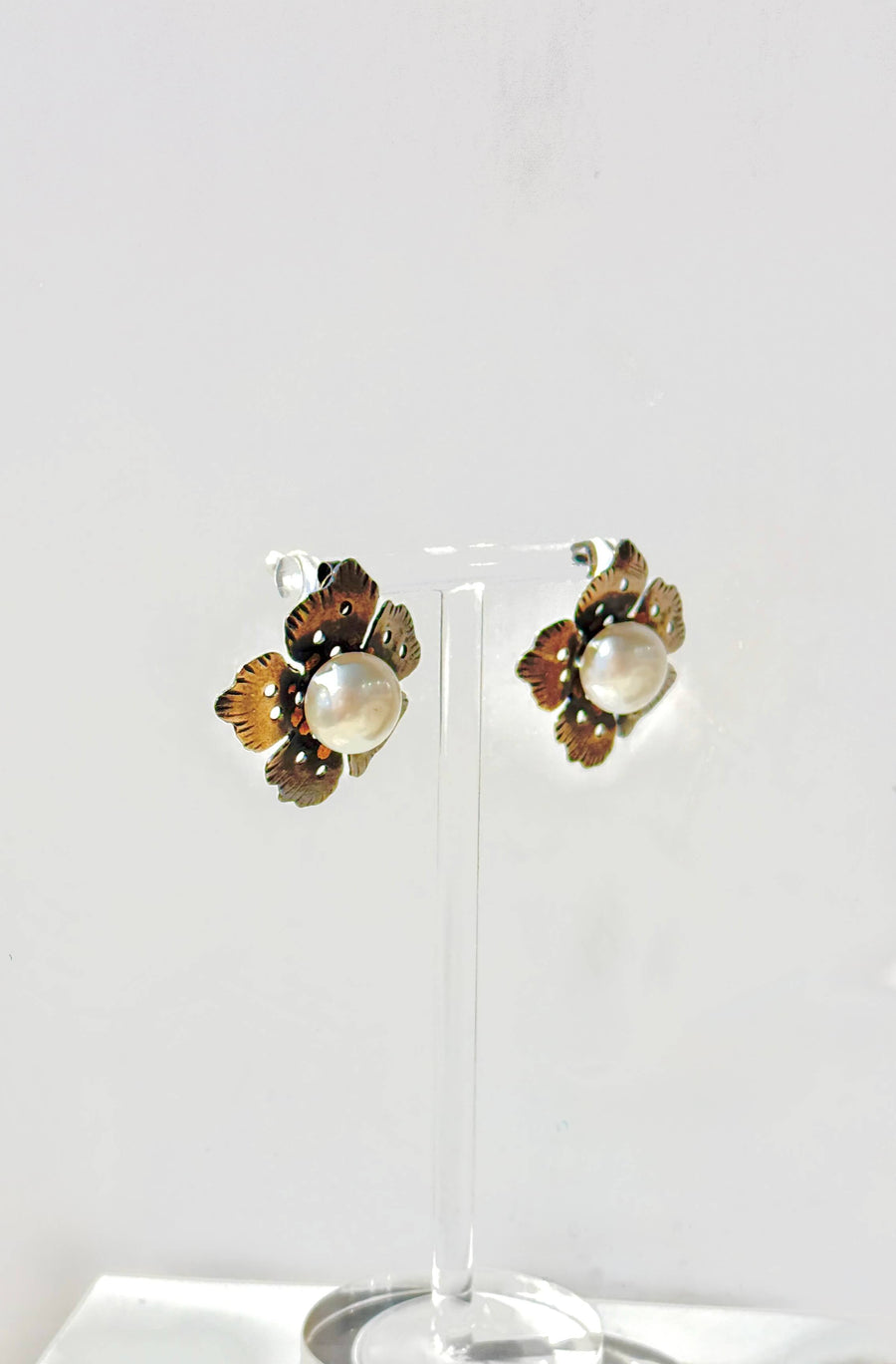 Matte Sliver Flower Pearl Earrings