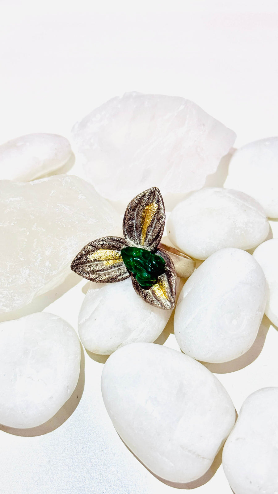 Three-leaf Toad Jade Ring