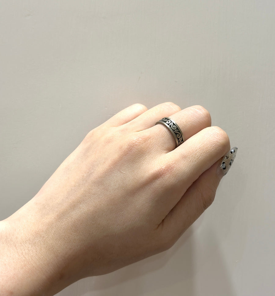 Matte Sliver Black Flower Ring