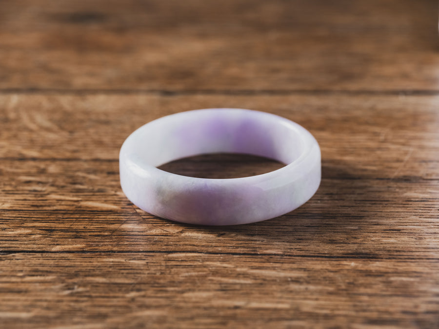A Lavender Jade Bangle