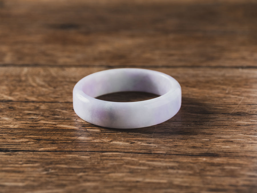 A Lavender Jade Bangle