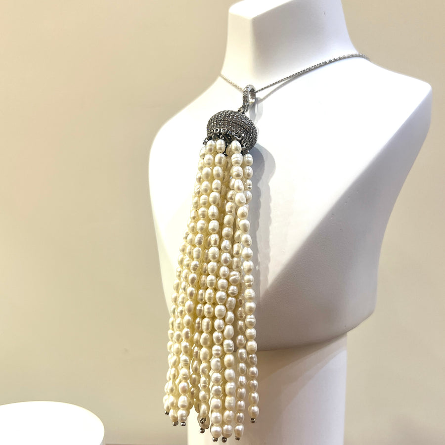 Tassel Pearl Necklace