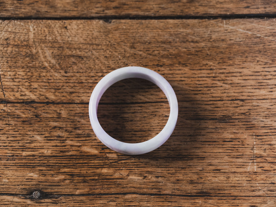 A Lavender Jade Bangle