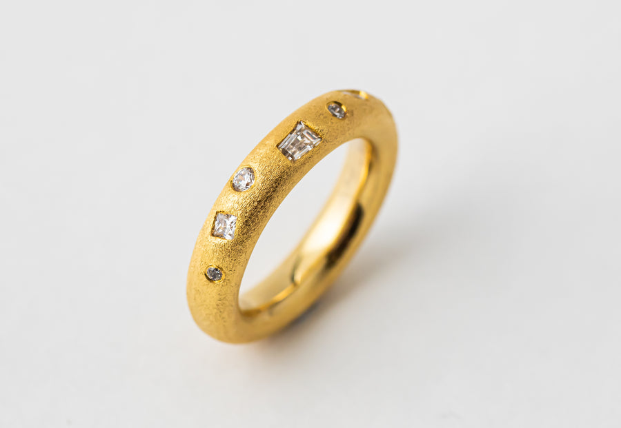 Multi Cut Matt Golden Ring (Gold)