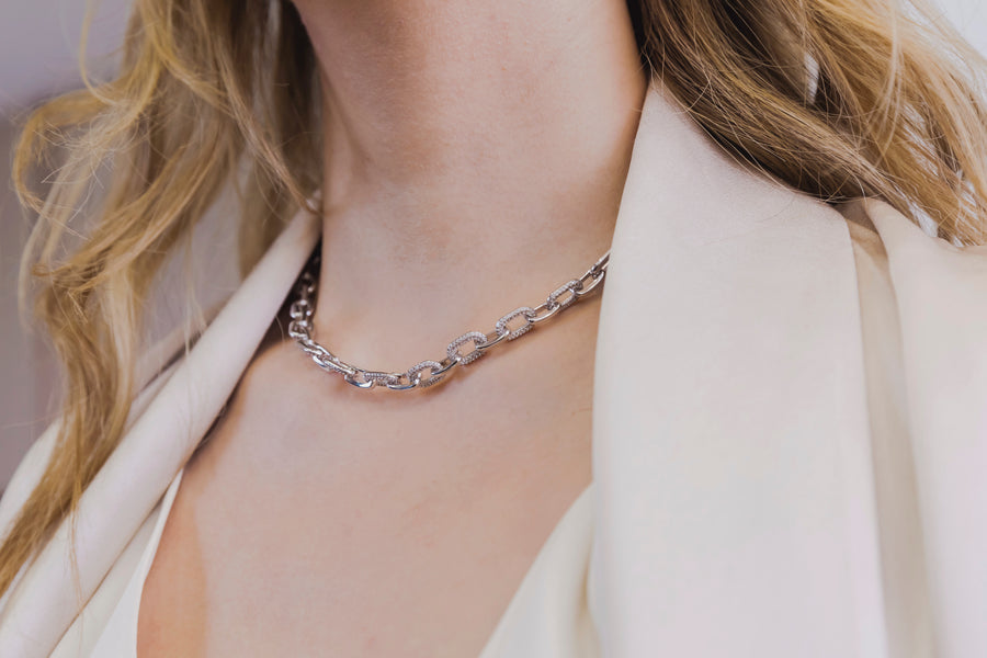 Single Small Chain Link Necklace (Slivery White)