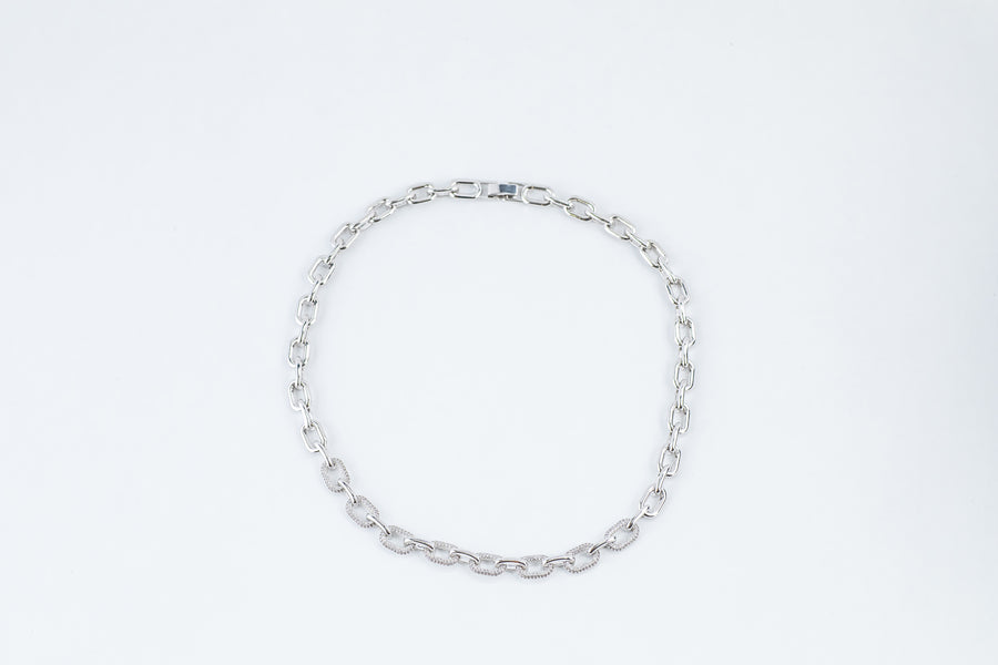 Single Small Chain Link Necklace (Slivery White)