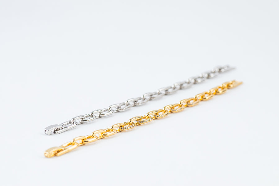 Single Small Chain Link Bracelet (Sliver)