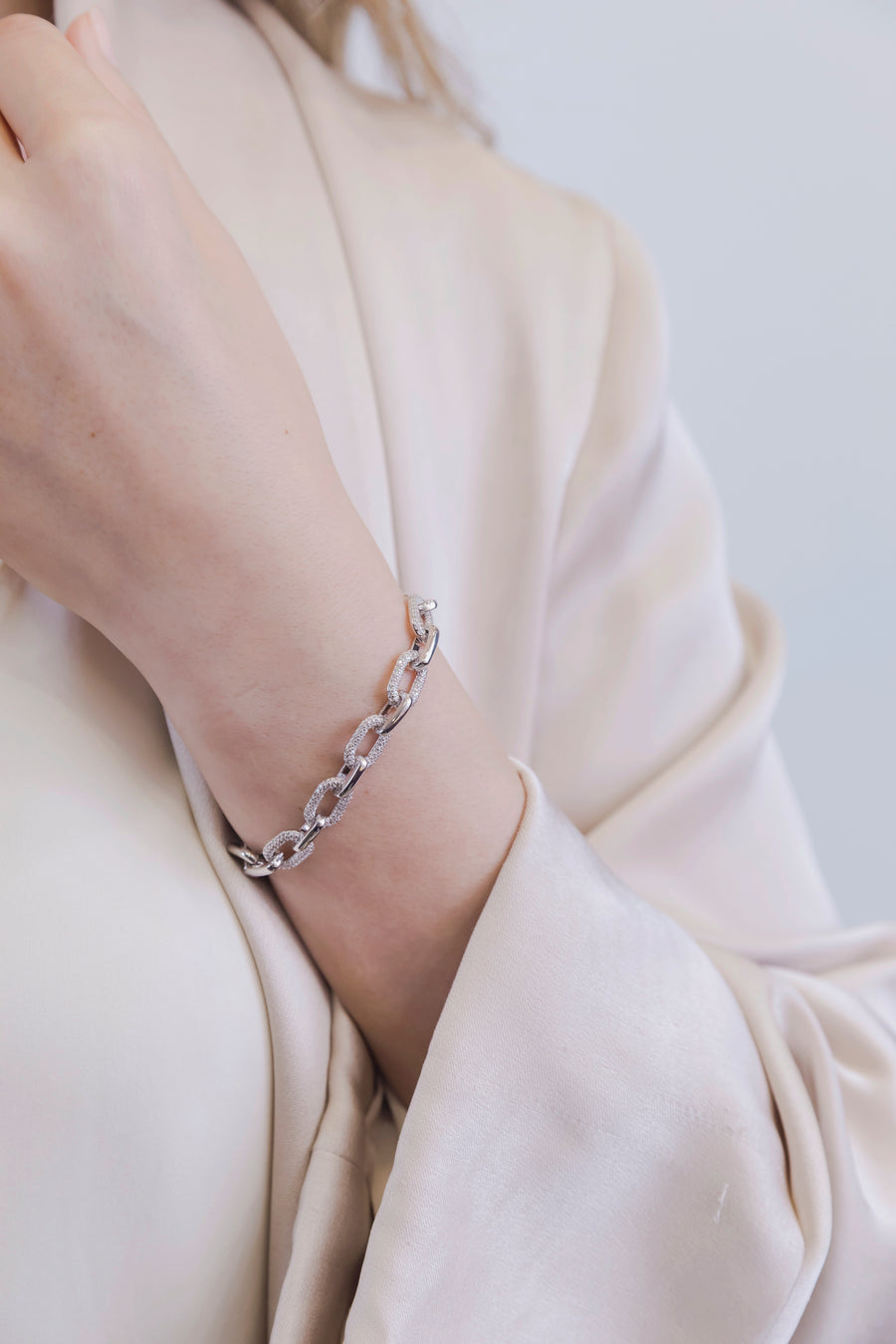 Single Small Chain Link Bracelet (Sliver)