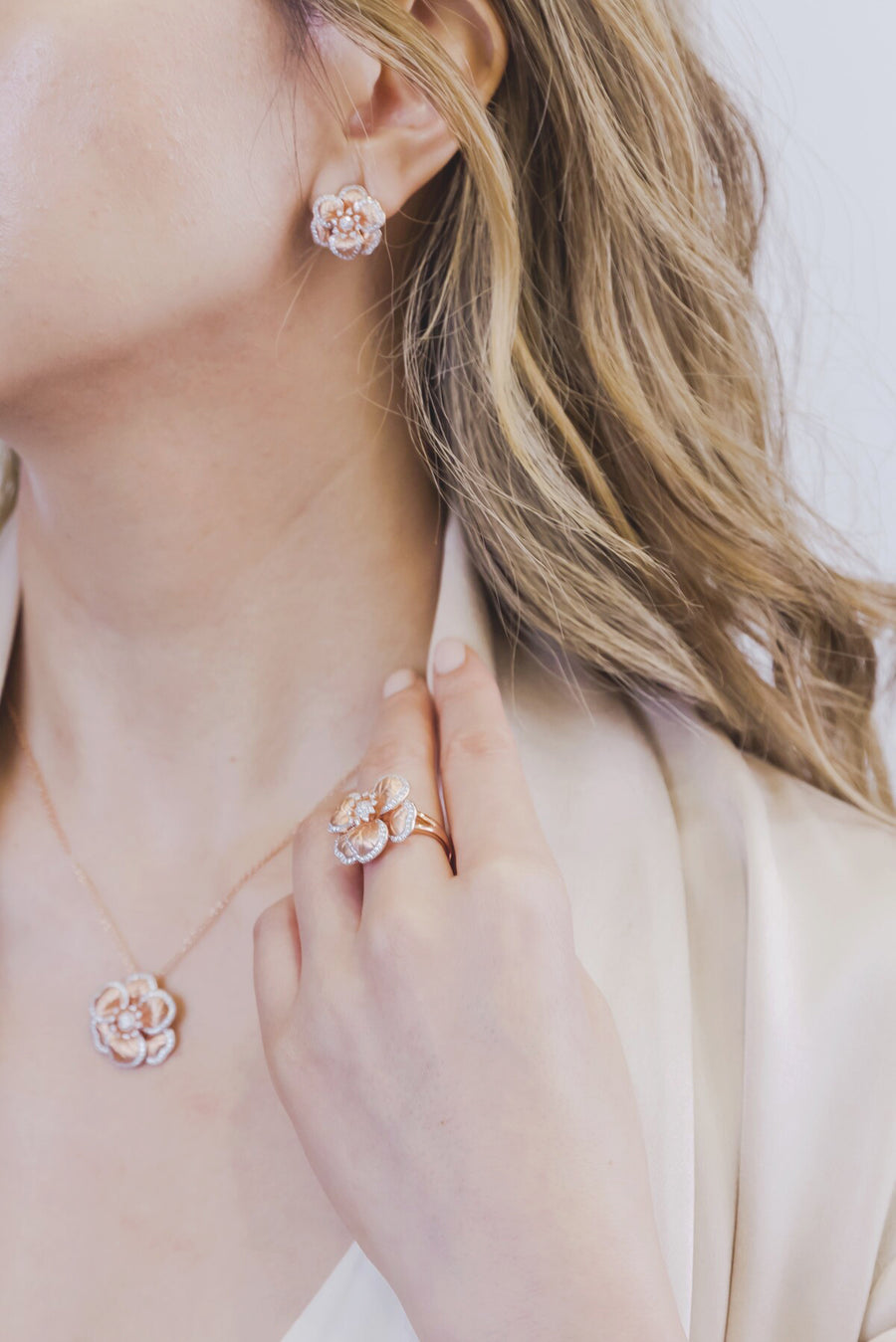 Des Rose Pendant (Rose Gold)